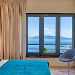 Atalanta With Heated Pool Near The Villa *