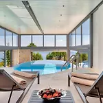 Atalanta With Heated Pool Near The Villa