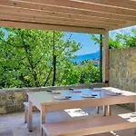 Atalanta With Heated Pool Near The Opatija