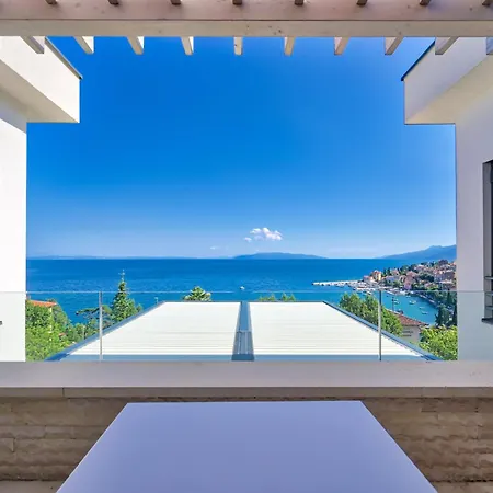 Atalanta With Heated Pool Near The Villa