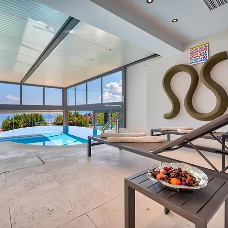 Atalanta With Heated Pool Near The