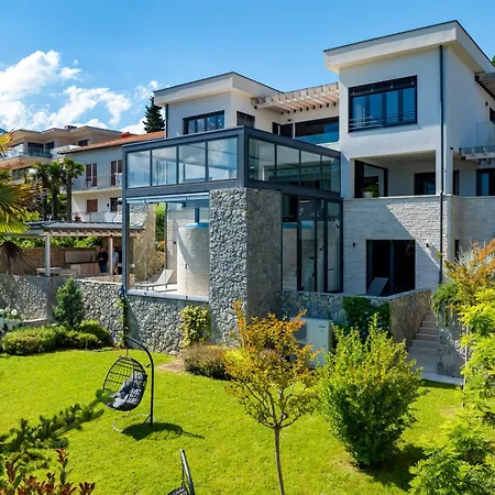 Atalanta With Heated Pool Near The Villa Opatija