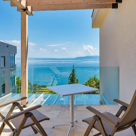 Atalanta With Heated Pool Near The Villa Opatija