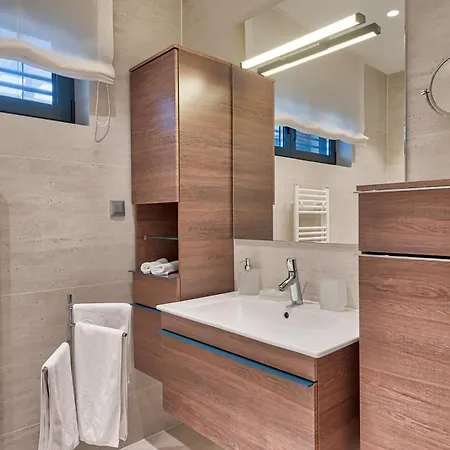 Atalanta With Heated Pool Near The Willa Opatija