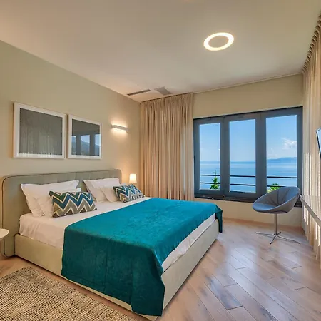 Atalanta With Heated Pool Near The Willa