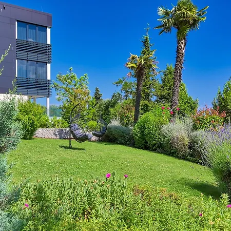 Atalanta With Heated Pool Near The Opatija