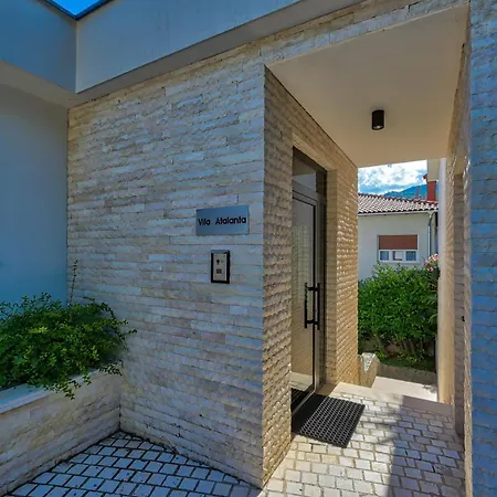 Atalanta With Heated Pool Near The Opatija