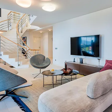 Atalanta With Heated Pool Near The Opatija