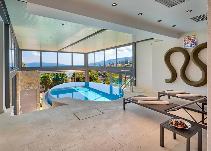 ヴィラ Atalanta With Heated Pool Near The