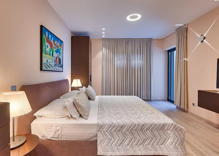 Villa Atalanta With Heated Pool Near The Abbazia