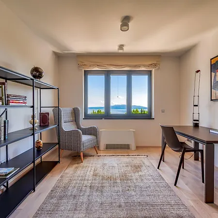Vilă Atalanta With Heated Pool Near The