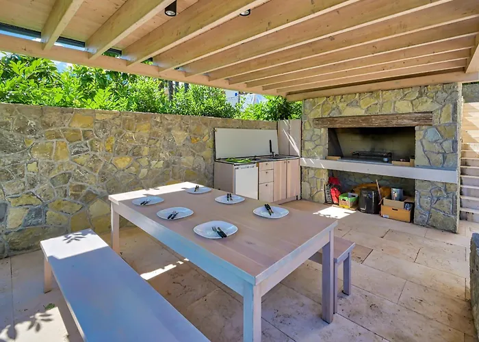 Atalanta With Heated Pool Near The Villa Opatija