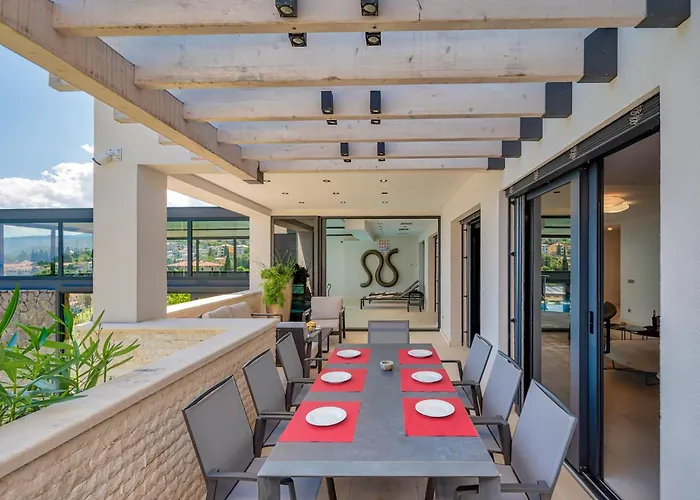 Atalanta With Heated Pool Near The Villa *