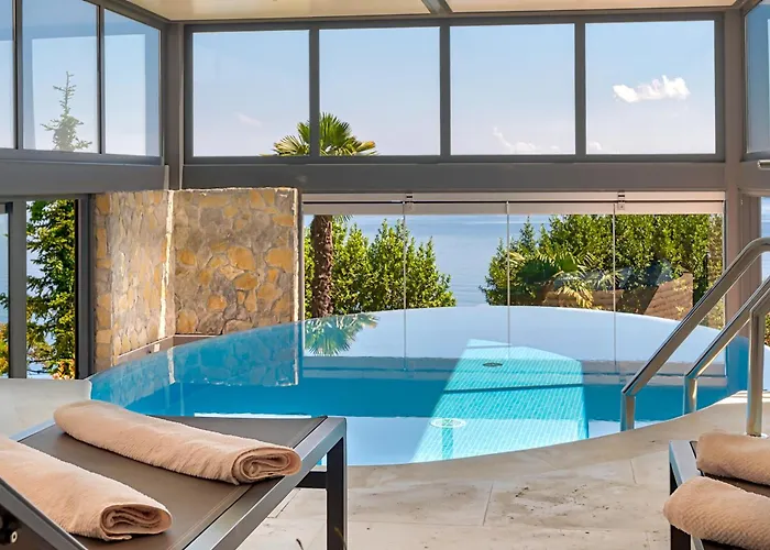 Atalanta With Heated Pool Near The Villa Opatija