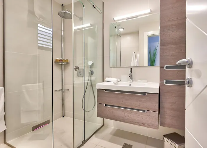 Villa Atalanta With Heated Pool Near The *